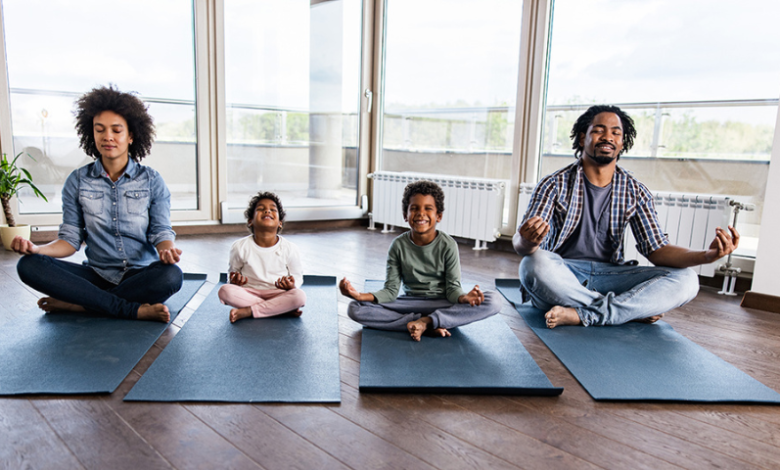 why-kids-should-do-yoga,-and-how-to-practice-as-a-family